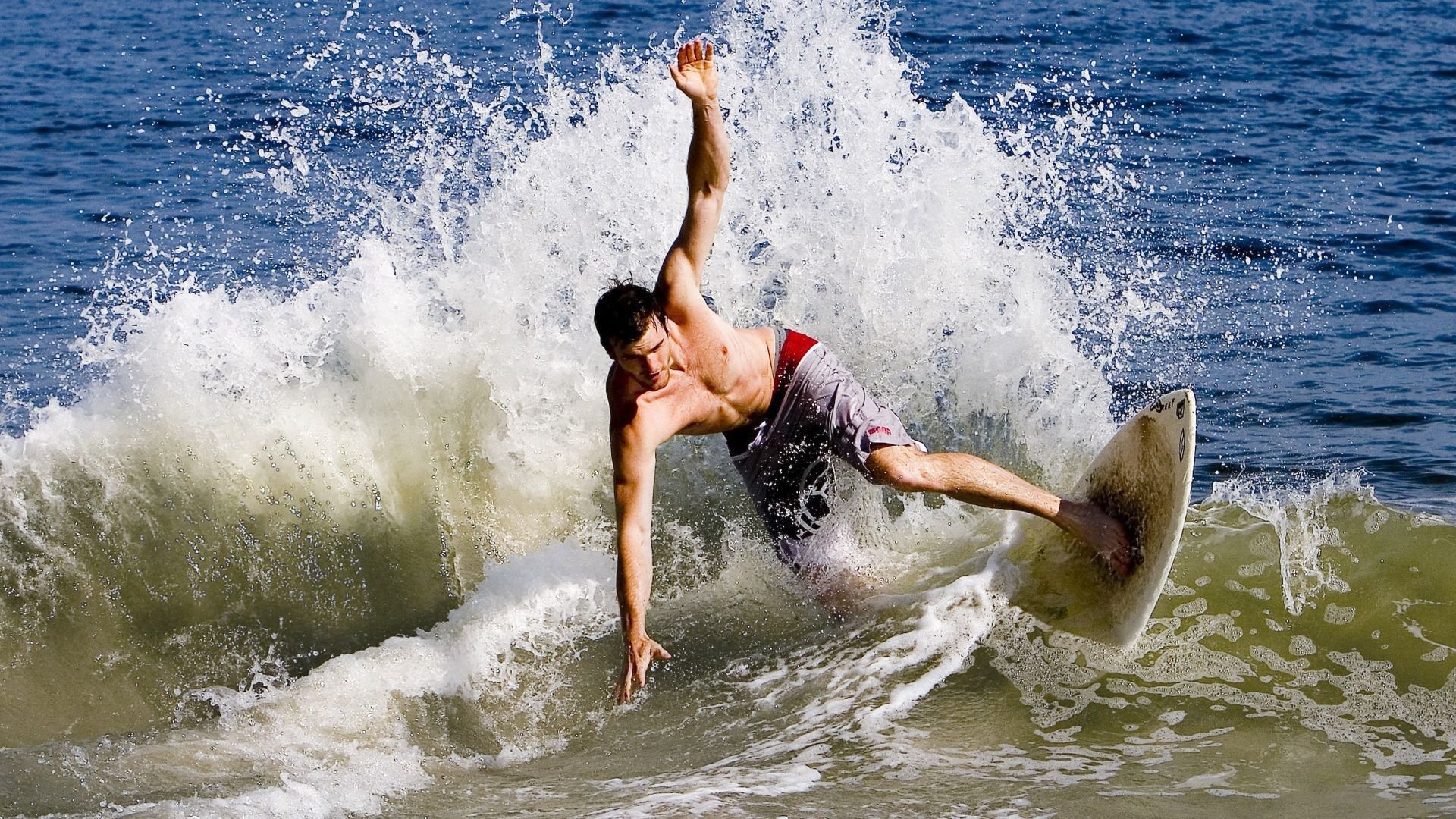 LeyuSports-海钓招募赛，挑战深海的神秘与刺激，海钓比赛视频