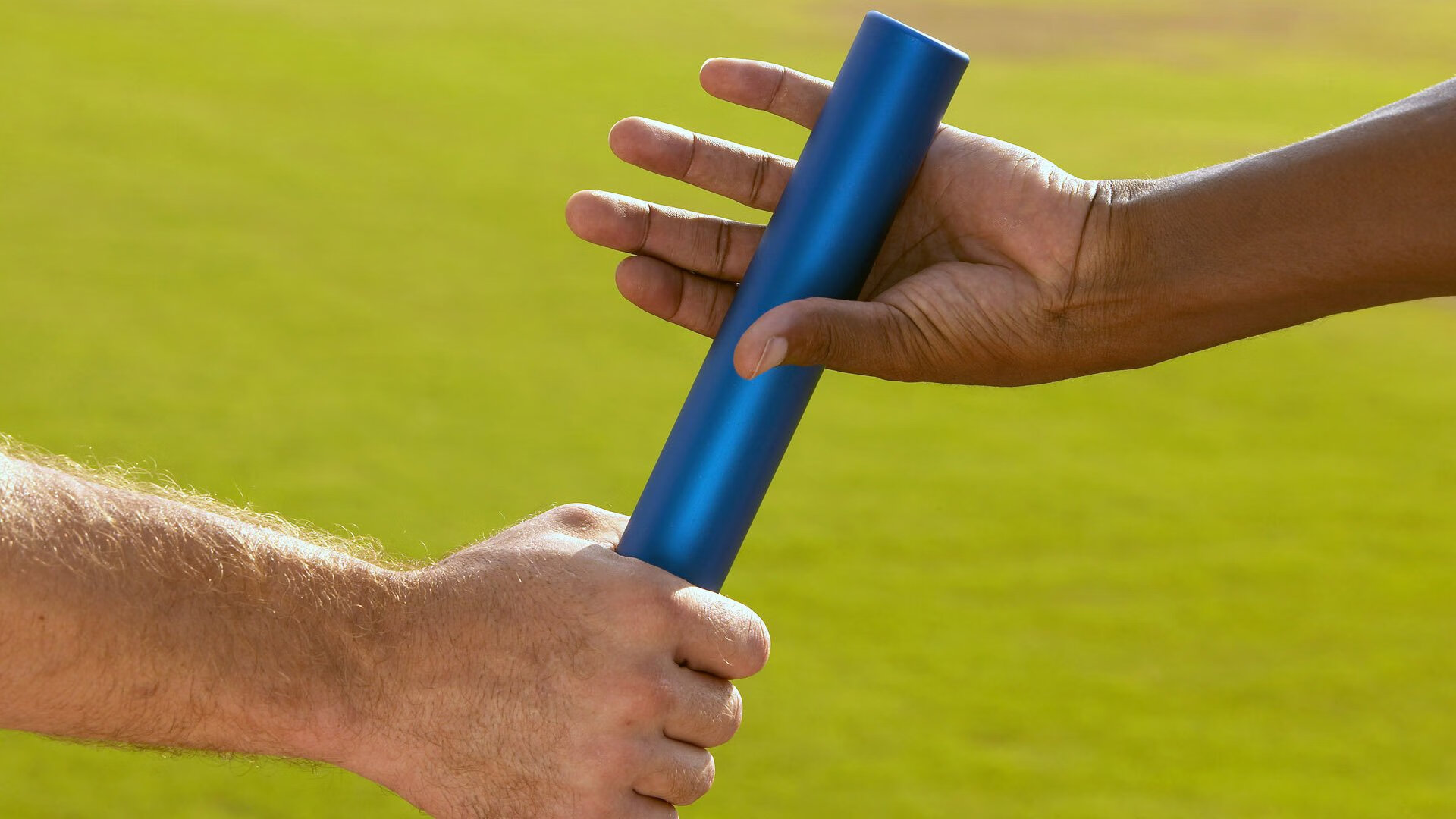 乐鱼体育官网下载-训练营日记：新秀球员的成长故事动人心魄，新秀篮球训练营